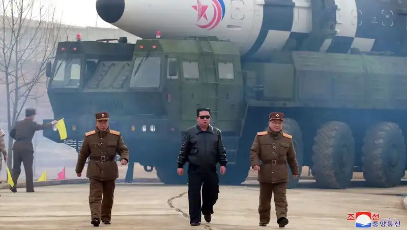 Kuzey Kore, Nükleer Silah Devletini Savunma Stratejisini Açıkladı
