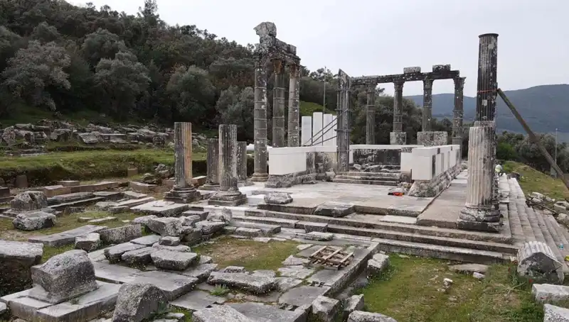 Zeus Tapınağı'nın Eşsiz Restorasyonu: Geçmişe Yolculuk Başlıyor!
