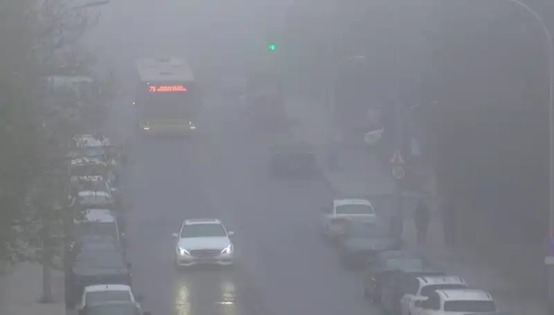 İstanbul'da Sis Alarmı: Görüş Mesafesi Düşüyor!