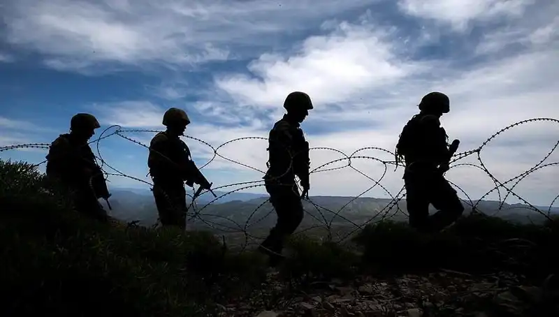 İki İlde Düzensiz Göçmenlere Düzenlenen Operasyonda 32 Kişi Yakalandı
