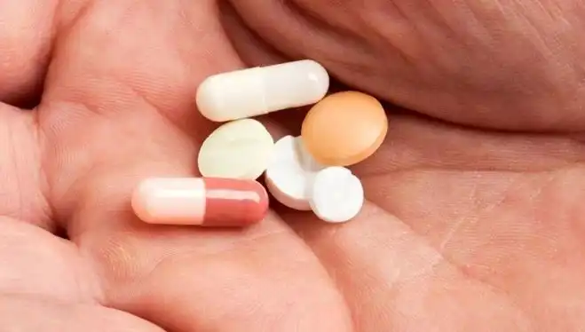 Reçetesiz İlaç Kullanımında Tehlikeli Hatalar: Uyarılar ve Bilinmesi Gerekenler