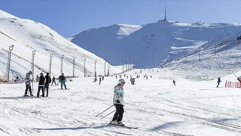 Palandöken'de Kayak Severlere Müjde: En Yüksek Kar Kalınlığı Sezonu Açıyor!